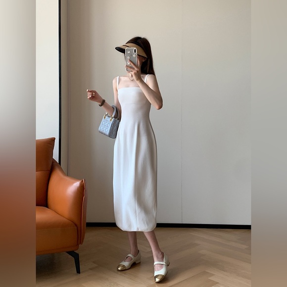 Zhizhi ‘White China’ knit dress, new China style. - Picture 2 of 3